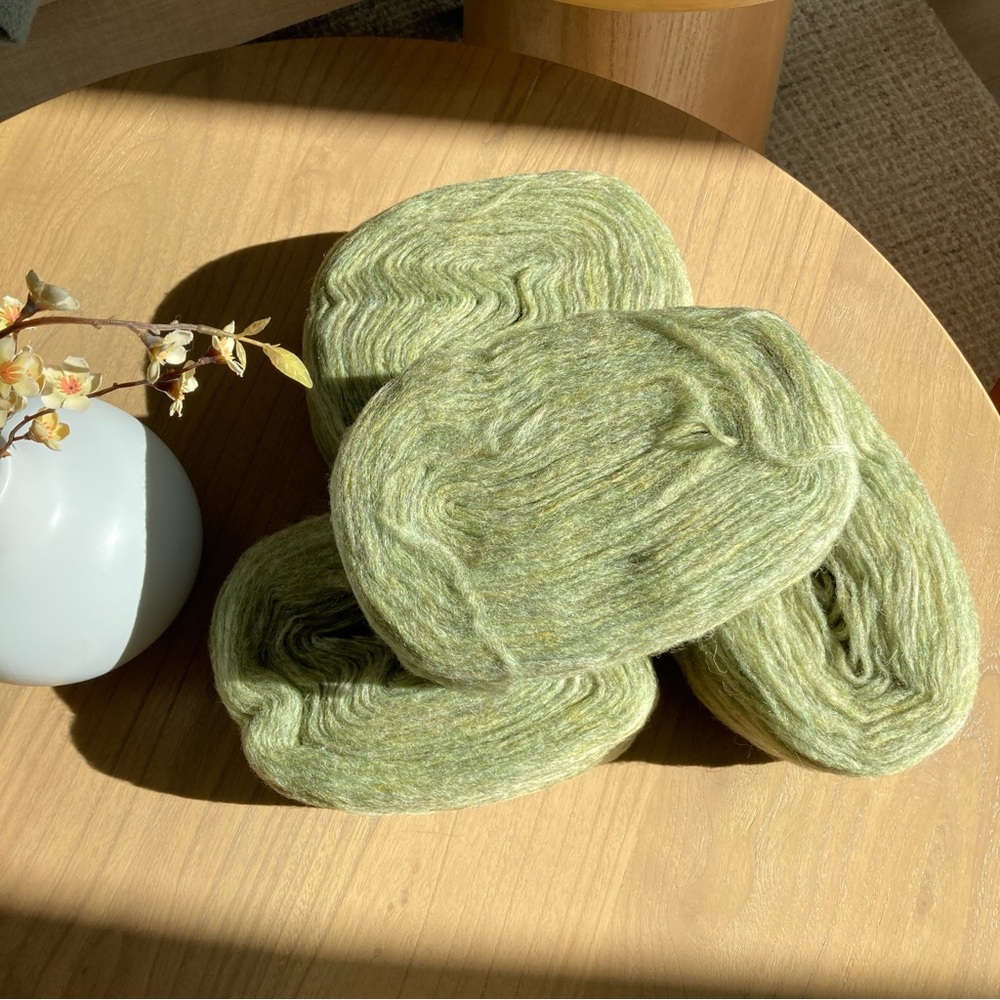 Honer Och Eir Unspun Nutiden Yarn 300g | Colorway Grodd